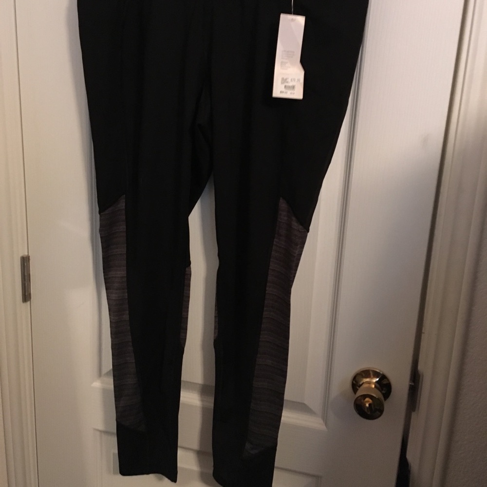 NWT Livi Active sculpting leggings size 18/20